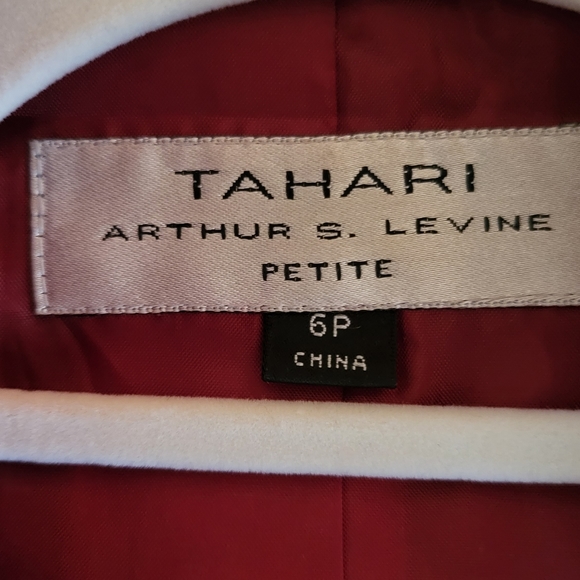 Tahari skirtsuit petite red size 6 - Picture 4 of 16